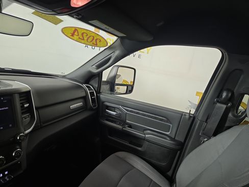 Used 2024 RAM 2500 Big Horn w/ Bed Utility Group image 23