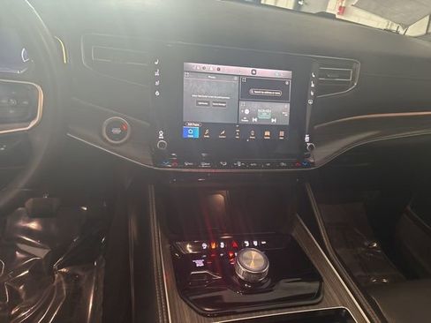 Used 2023 Jeep Wagoneer L Series II image 39