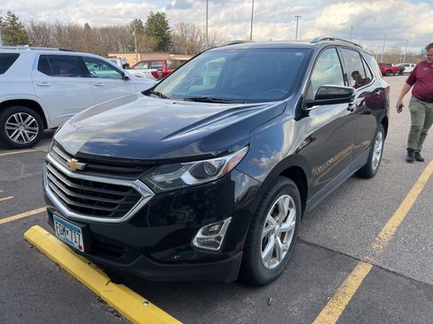Used 2018 Chevrolet Equinox LT image 1