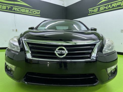 Used 2015 Nissan Altima 2.5 SL w/ Technology Package FWD image 3