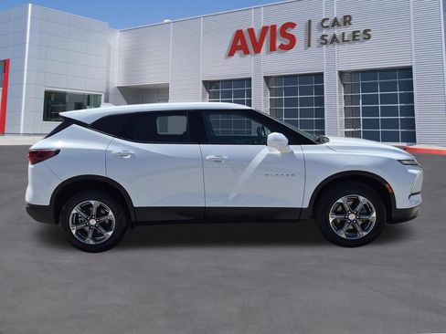 Used 2025 Chevrolet Blazer LT FWD image 5