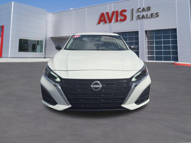 Used 2025 Nissan Altima 2.5 SV FWD image 2
