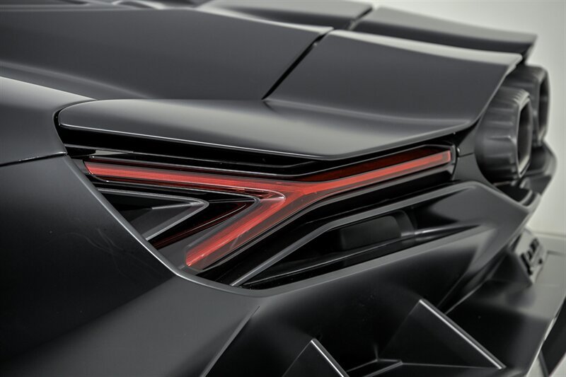 Used 2024 Lamborghini Revuelto AWD/4WD image 14