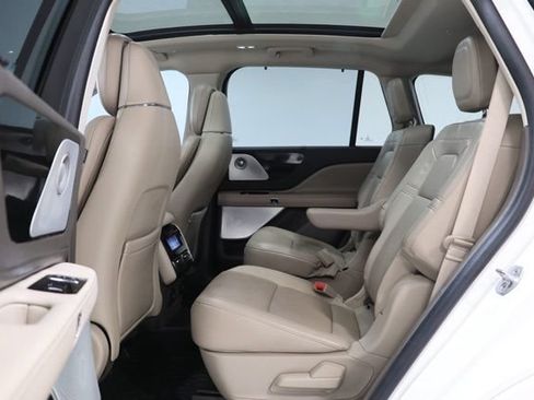 Used 2022 Lincoln Aviator Reserve w/ Equipment Group 201A RWD image 34