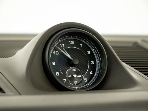 New 2026 Porsche Macan Base image 17