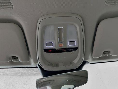 Used 2023 Volvo XC60 B5 Plus w/ Protection Package Premier image 18