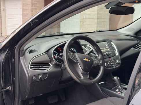 Used 2018 Chevrolet Malibu LT image 14
