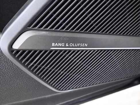 Used 2018 Audi Q5 2.0T Premium Plus w/ Premium Plus Package image 24