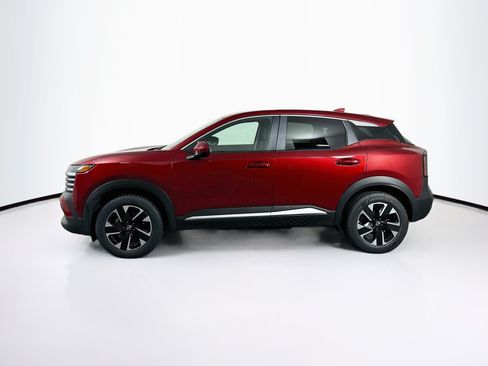 Used 2025 Nissan Kicks SV AWD/4WD image 4