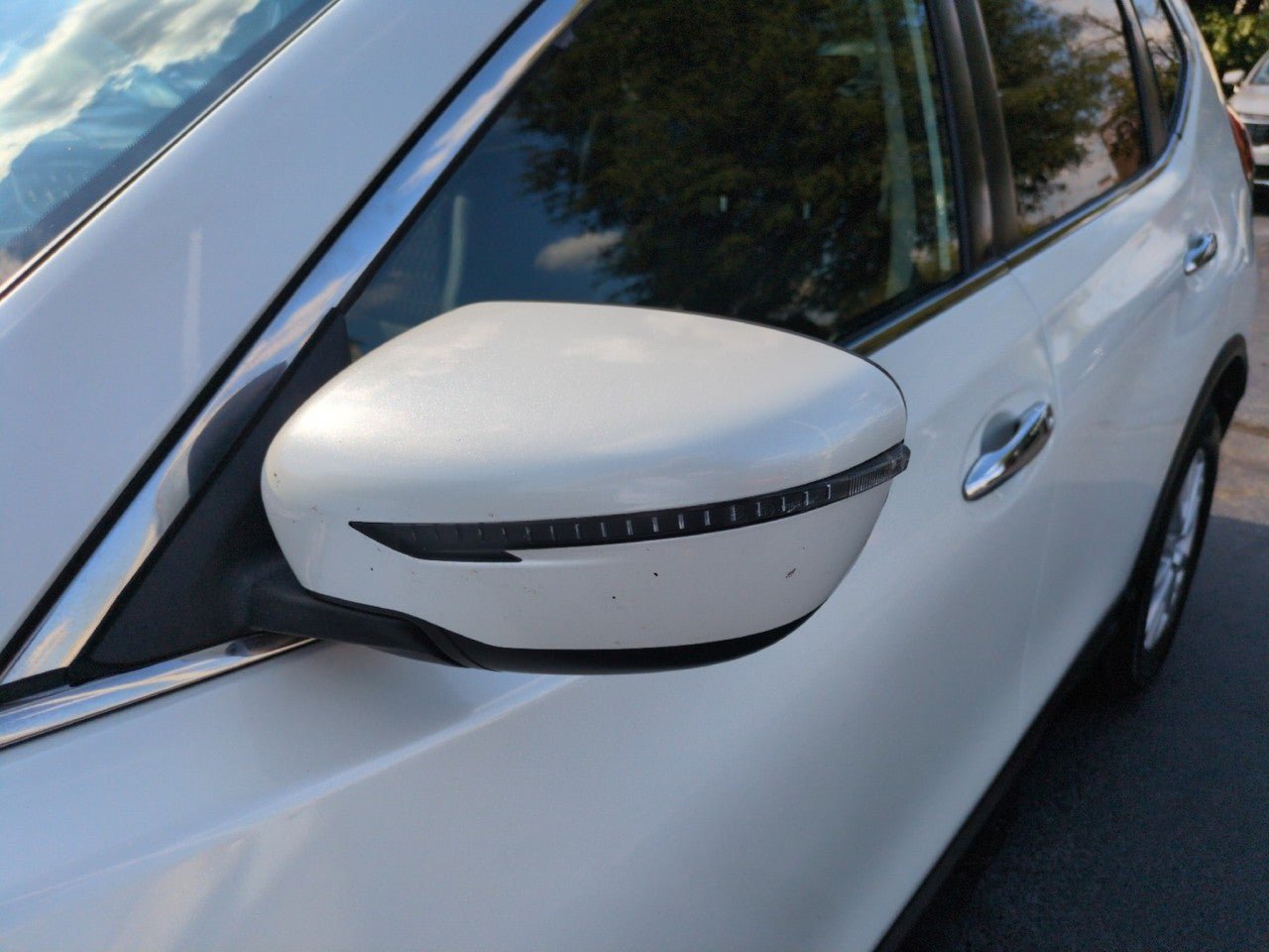 Used 2018 Nissan Rogue SV FWD image 10