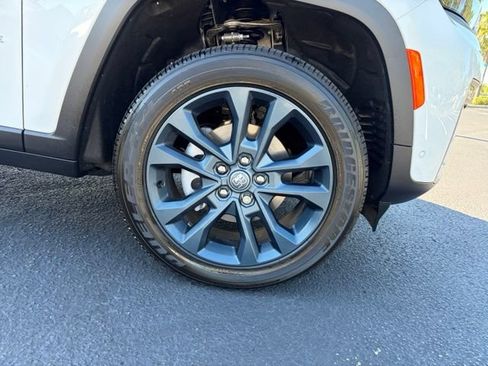 Used 2026 Jeep Grand Cherokee Limited AWD/4WD image 8