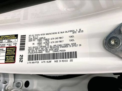 Used 2025 Toyota Tacoma SR5 AWD/4WD image 41