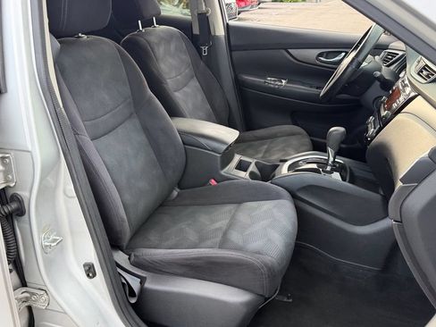Used 2014 Nissan Rogue SV FWD image 18