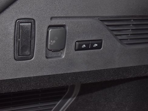 New 2026 Lincoln Nautilus Reserve AWD/4WD image 46