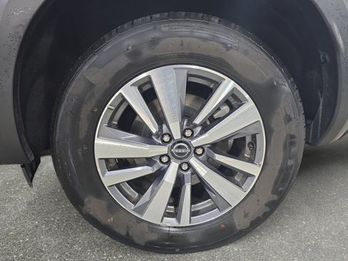 Used 2025 Nissan Pathfinder SL FWD image 31