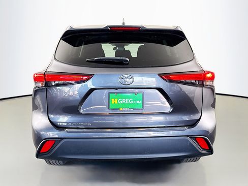 Used 2020 Toyota Highlander LE image 8