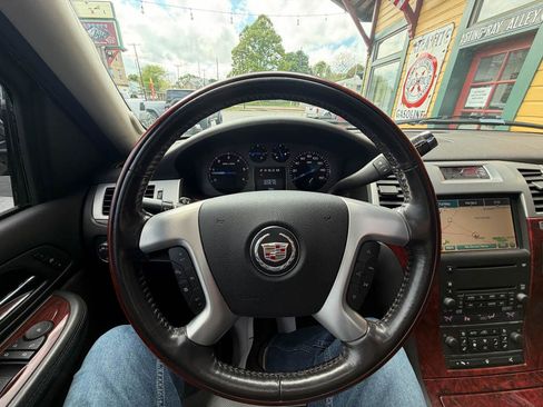 Used 2008 Cadillac Escalade EXT AWD/4WD image 31
