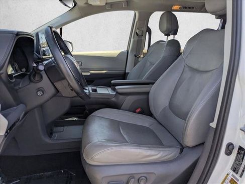 Used 2021 Toyota Sienna Limited AWD/4WD image 17