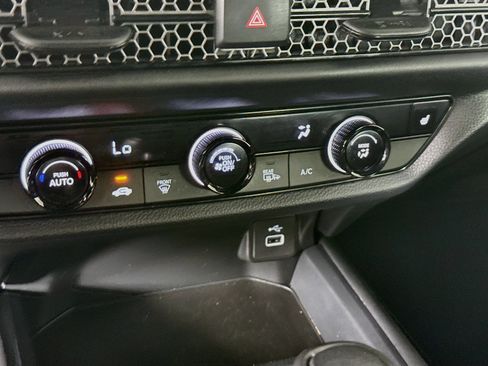 Used 2025 Honda HR-V Sport image 17