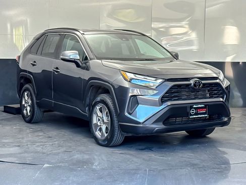Used 2022 Toyota RAV4 XLE AWD/4WD image 1