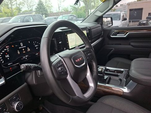 Used 2025 GMC Sierra 1500 Elevation image 25
