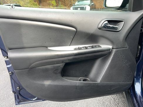 Used 2020 Dodge Journey SE image 12