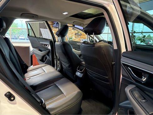 Used 2025 Subaru Outback Onyx Edition AWD/4WD image 32