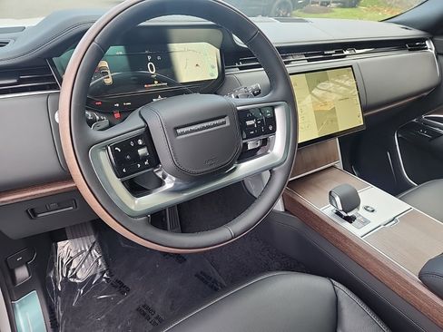 New 2025 Land Rover Range Rover Autobiography image 16