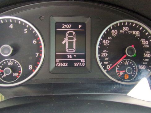 Used 2018 Volkswagen Tiguan Limited image 16