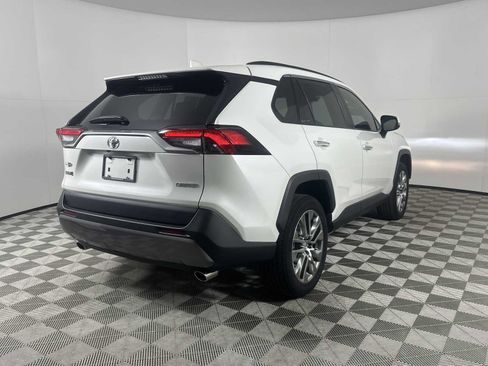 Used 2019 Toyota RAV4 Limited image 8