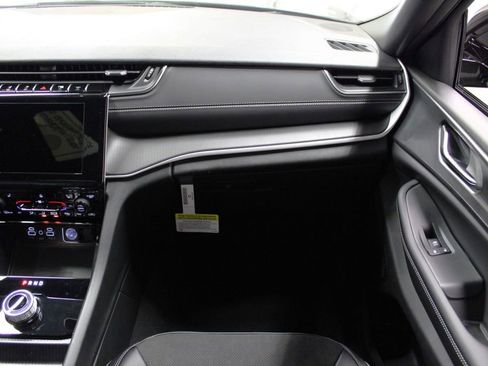 New 2025 Jeep Grand Cherokee Laredo image 31