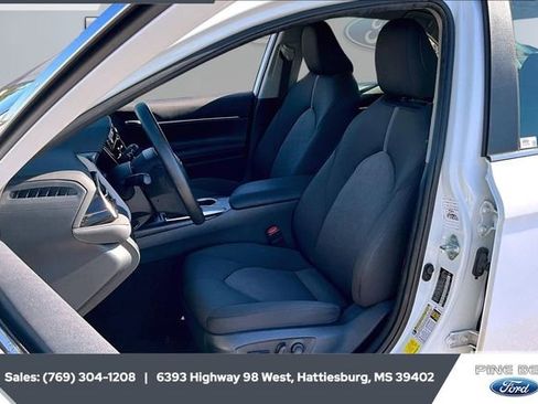 Used 2024 Toyota Camry LE image 18