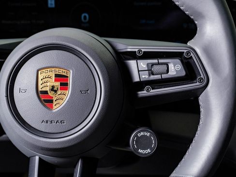 Used 2022 Porsche Taycan 4S image 20