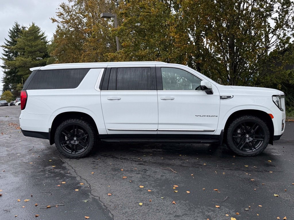 Used 2022 GMC Yukon XL SLT w/ SLT Luxury Plus Package AWD/4WD image 11