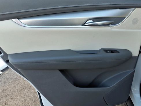 Used 2018 Cadillac XT5 Luxury w/ Driver Awareness Package image 20