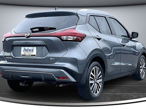 Used 2021 Nissan Kicks SV image 6