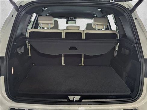 Certified 2025 Mercedes-Benz GLB 250 image 9