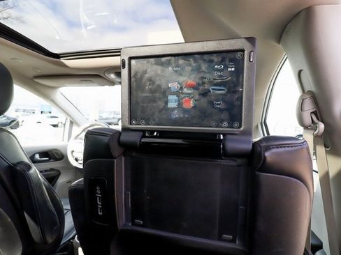 Used 2020 Chrysler Pacifica Limited w/ Tire & Wheel Group image 62