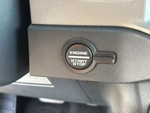 New 2026 Ford Bronco Outer Banks w/ Sasquatch Package AWD/4WD image 11