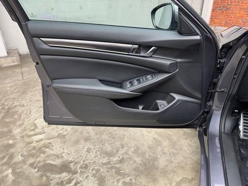 Used 2020 Honda Accord Sport image 9