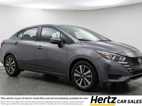 Used 2025 Nissan Versa SV image 1