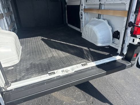 Used 2025 RAM ProMaster 2500 w/ U-Haul Equipment Group FWD image 14