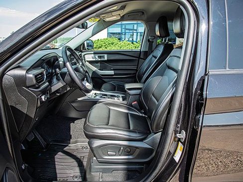 Used 2023 Ford Explorer XLT w/ Equipment Group 202A image 14