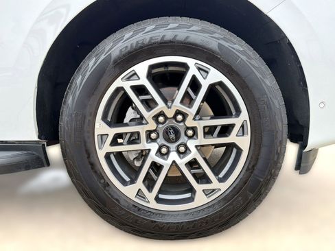 Used 2025 Ford Expedition Active AWD/4WD image 11
