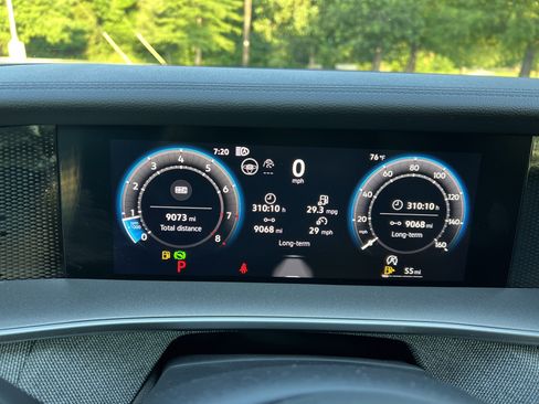 Certified 2025 Volkswagen Tiguan S FWD image 19