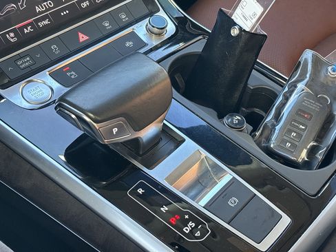 Used 2019 Audi Q8 Premium Plus w/ Premium Plus image 26