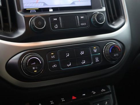 Used 2020 Chevrolet Colorado ZR2 image 19