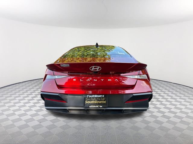 Used 2024 Hyundai Elantra SEL w/ Convenience Package FWD image 6