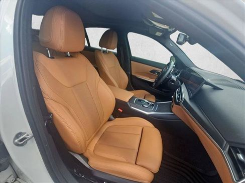 Used 2024 BMW 330i Sedan w/ Convenience Package RWD image 17