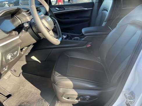 New 2025 Jeep Grand Cherokee L Limited image 6